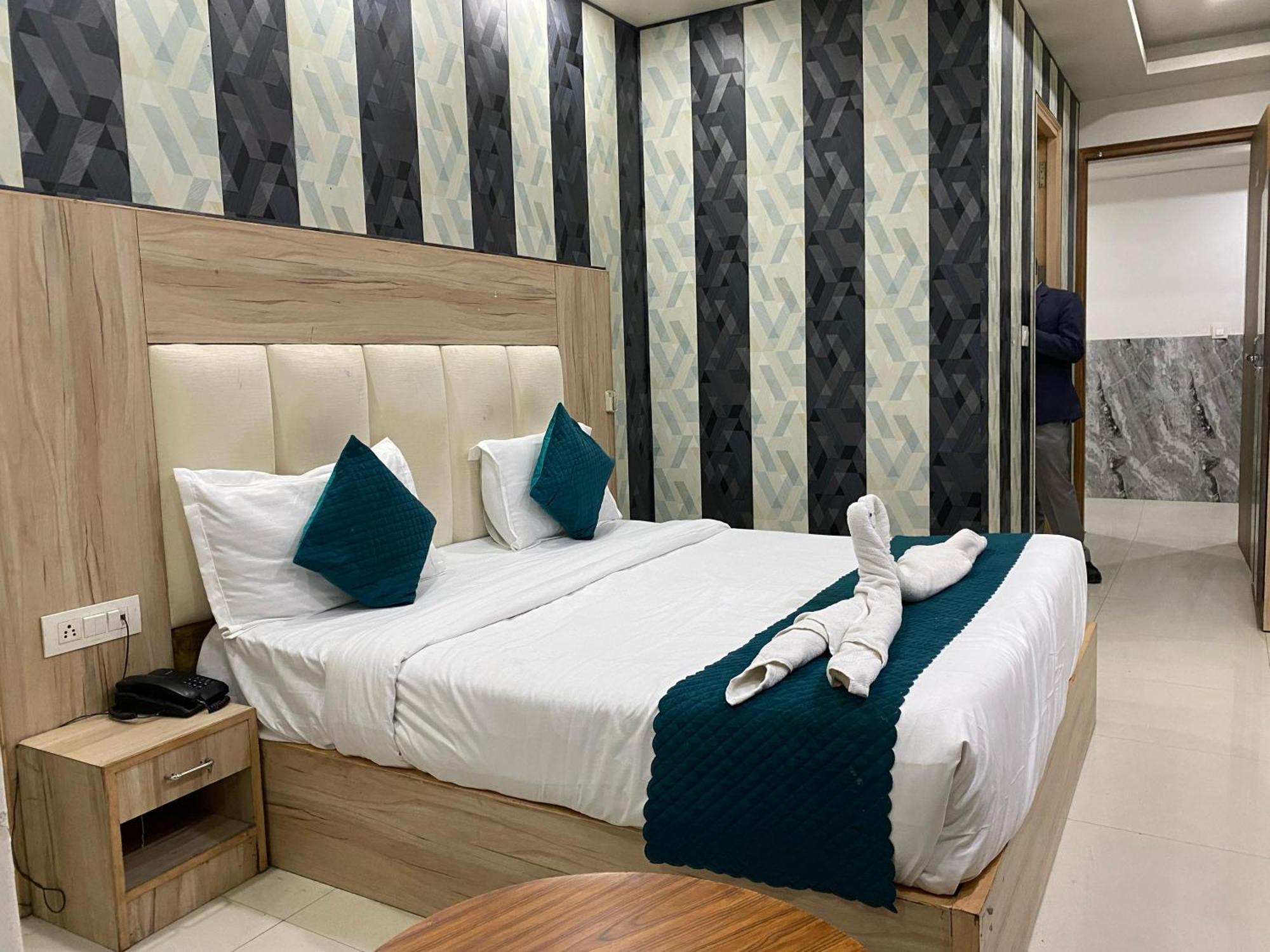 Hotel Aman Igi Airport 3*
